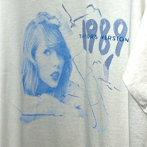 TAYLOR SWIFT Taylor’s Version 1989 Tour Off White Lg Concert S/S T-Shirt - Picture 2 of 16
